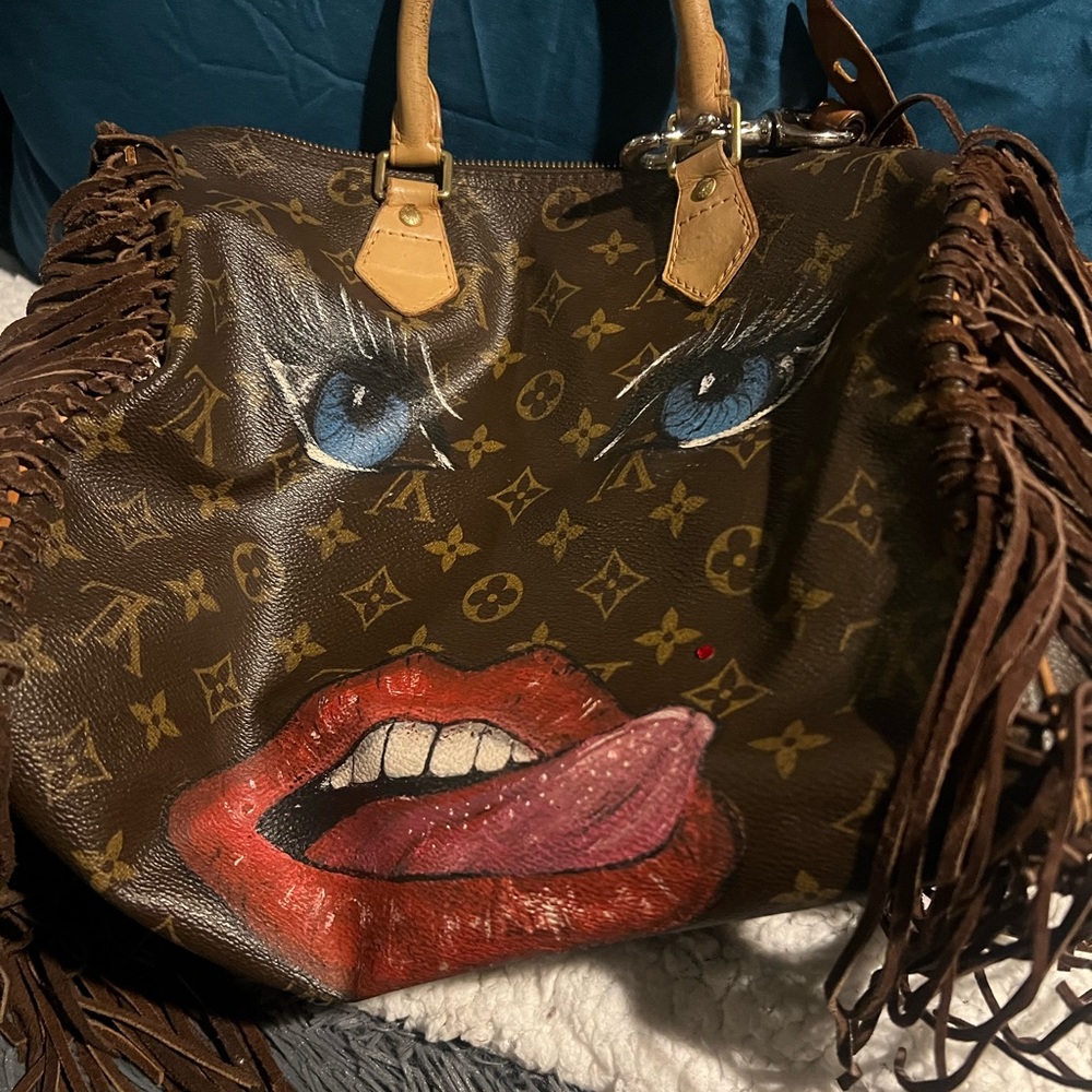 30 Louis Vuitton speedy bag with custom lady eyes and lips